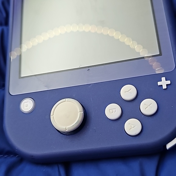 NINTENDO SWITCH - Picture 3 of 9